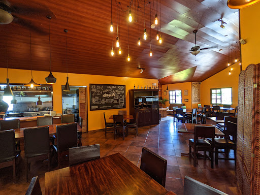 RetroGusto Restaurant & Bar